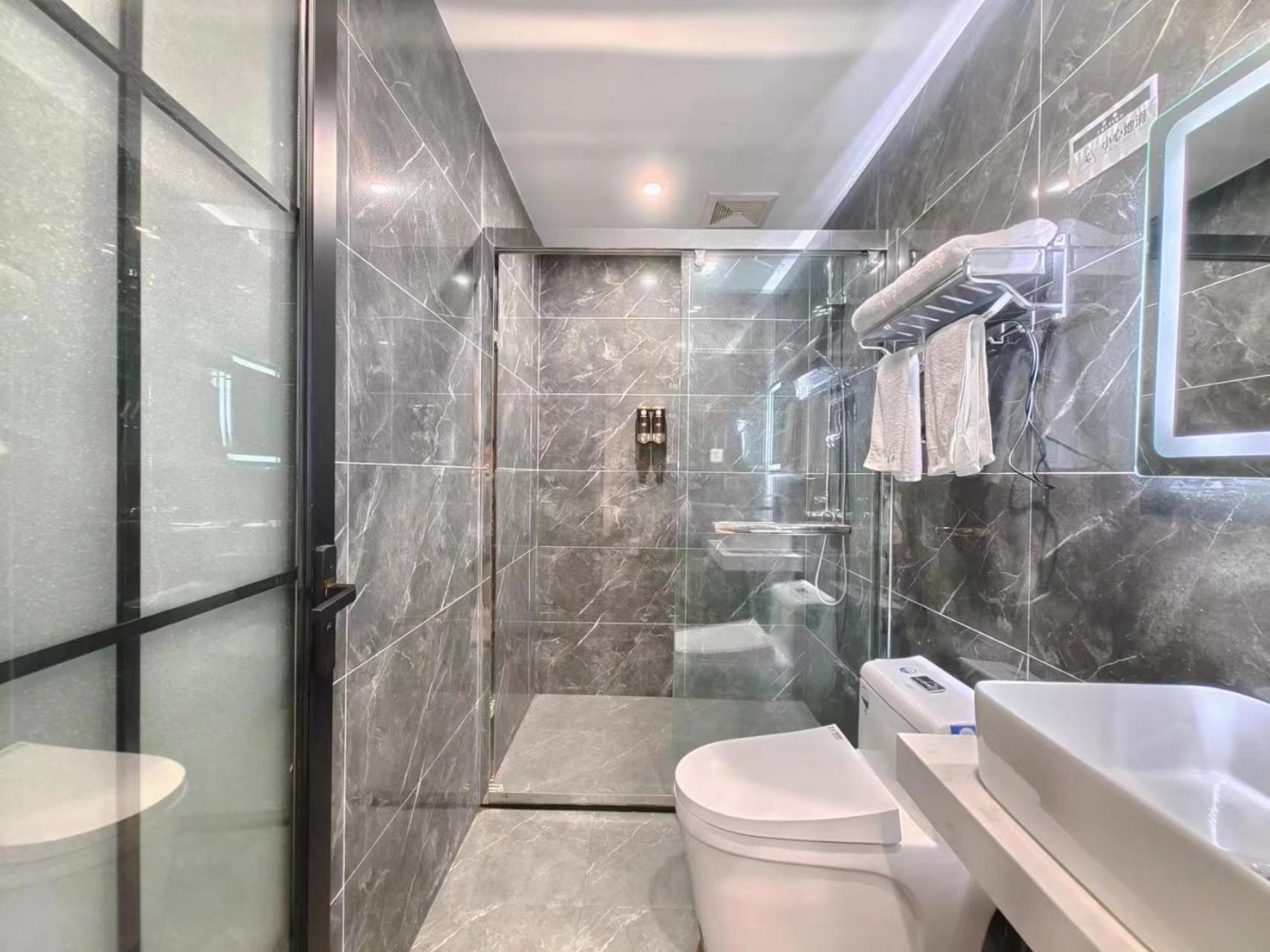 Xian Feng Hotel - Tianfu International Airport Branch Jianyang  ภายนอก รูปภาพ